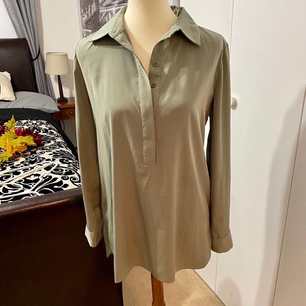 Chico’s Size O Olive green blouse